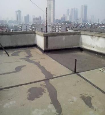 黄岛漏水维修 楼顶漏水是什么原因，楼顶漏水维修方法是什么?